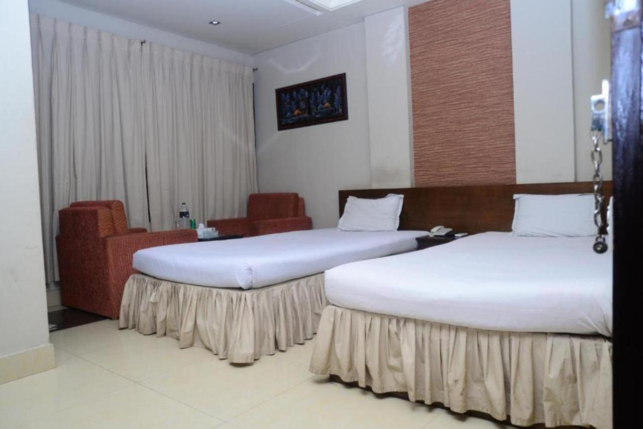 Hotel Royal Living Hotel & Suites จิตตะกอง ภายนอก รูปภาพ